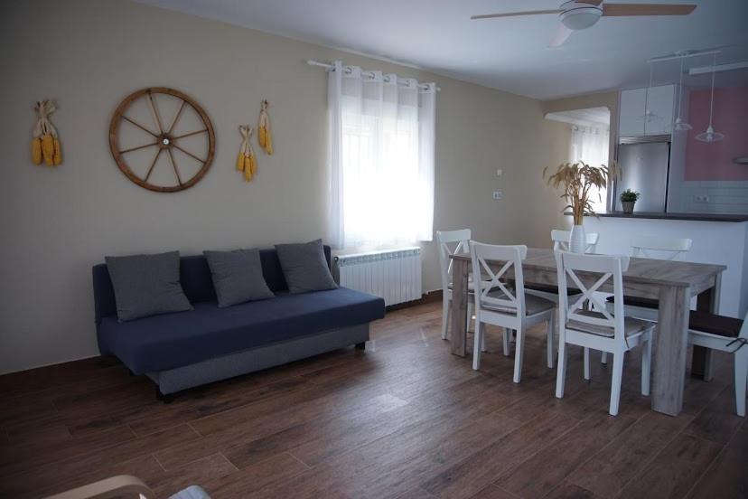 La Casa Del Rio Villa Granja Llumes Екстериор снимка