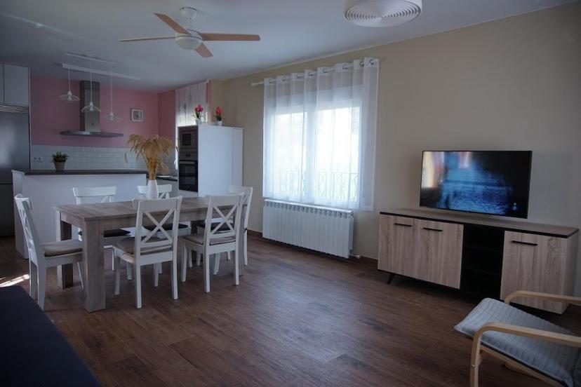 La Casa Del Rio Villa Granja Llumes Екстериор снимка