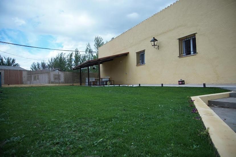 La Casa Del Rio Villa Granja Llumes Екстериор снимка